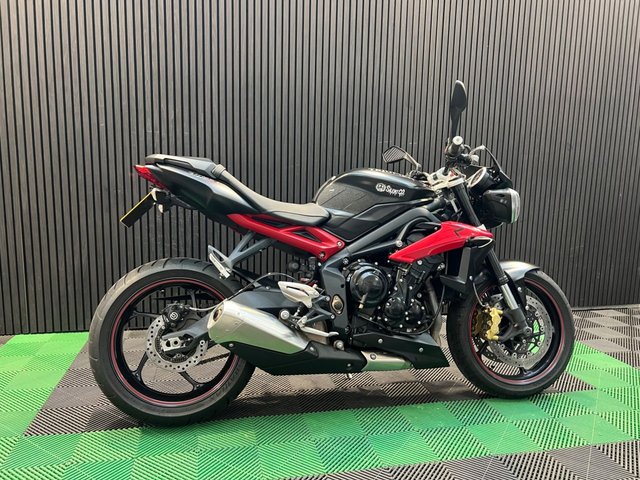 View our TRIUMPH STREET TRIPLE 675