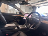 USED 2022 72 TESLA Model 3 Saloon 4dr Electric Auto RWD (241 bhp)+3 KEYS+1 OWNER FROM NEW+MEDIA+2 CABLES+PANORAMIC SUNROOF+ALLOYS+FULL LEATHER HEATED SEATS+PARK CONTROL WITH CAMERA+DIGITAL DASH+POWER BOOT+BLUETOOTH+NAV+AUTOPILOT+CLIMATE+CRUISE 3 KEYS+1 OWNER FROM NEW+MEDIA+2 CABLES+PANORAMIC SUNROOF+ALLOYS+FULL LEATHER HEATED SEATS+PARK CONTROL WITH CAMERA+DIGITAL DASH+POWER BOOT+BLUETOOTH+NAV+AUTOPILOT+CLIMATE+CRUISE+HPI CLEAR
