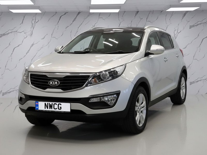 2013 Kia Sportage in silver — photo 2 of 7