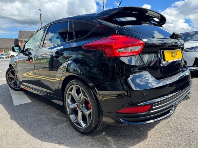 View our FORD FOCUS