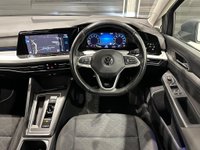 USED 2021 71 VOLKSWAGEN GOLF 1.0 eTSI MHEV Life DSG Euro 6 (s/s) 5dr Retracting Tow Bar - One Owner