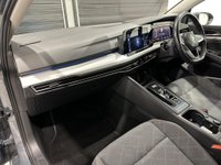 USED 2021 71 VOLKSWAGEN GOLF 1.0 eTSI MHEV Life DSG Euro 6 (s/s) 5dr Retracting Tow Bar - One Owner