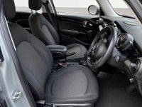 USED 2022 22 MINI HATCH 1.5 Cooper Classic Hatchback 5dr Petrol Steptronic Euro 6 (s/s) (136 ps) Heated seats Parking sensors
