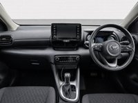 USED 2021 21 TOYOTA YARIS 1.5 VVT-h Design Hatchback 5dr Petrol Hybrid E-CVT Euro 6 (s/s) (116 ps) Parking camera Panoramic roof