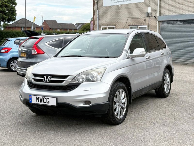 2010 Honda CR-V in silver — photo 4 of 18