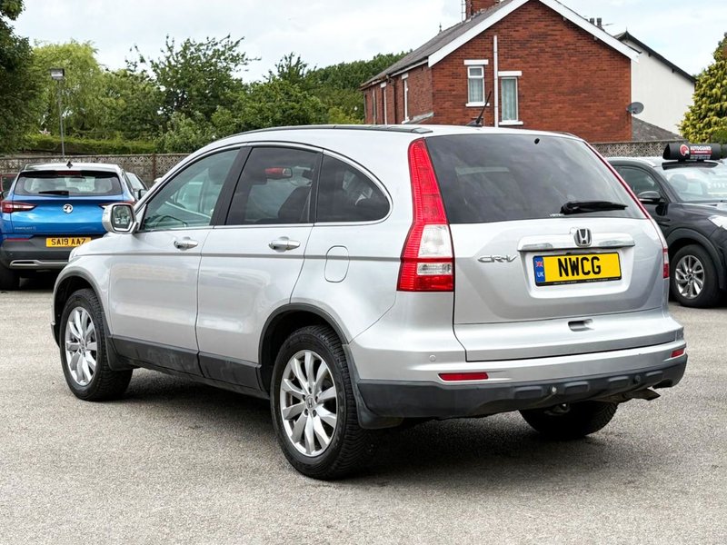 2010 Honda CR-V in silver — photo 5 of 18