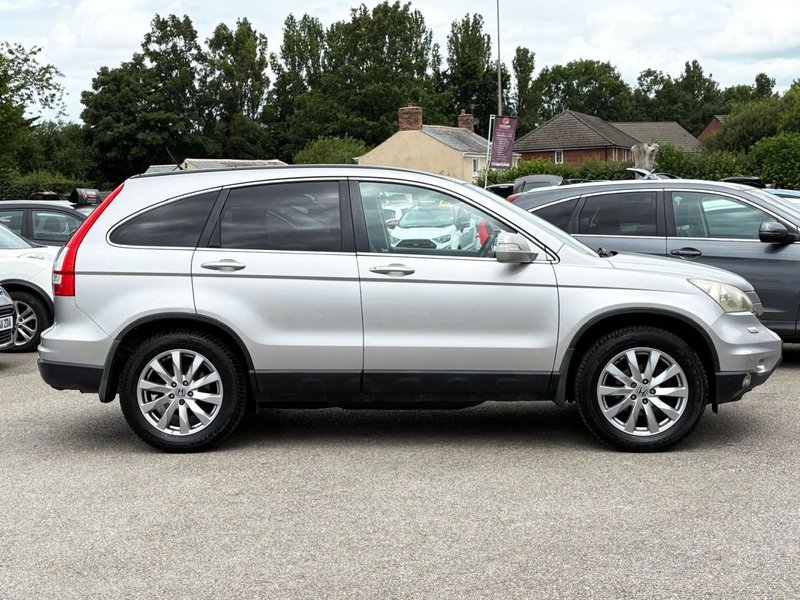 2010 Honda CR-V in silver — photo 9 of 18