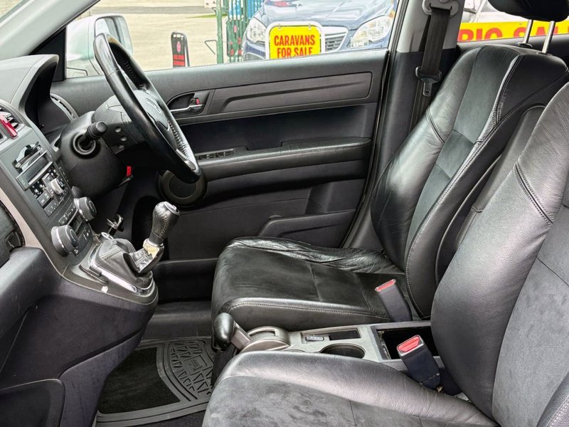 2010 Honda CR-V in silver — photo 10 of 18