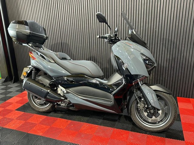 View our YAMAHA XMAX 300
