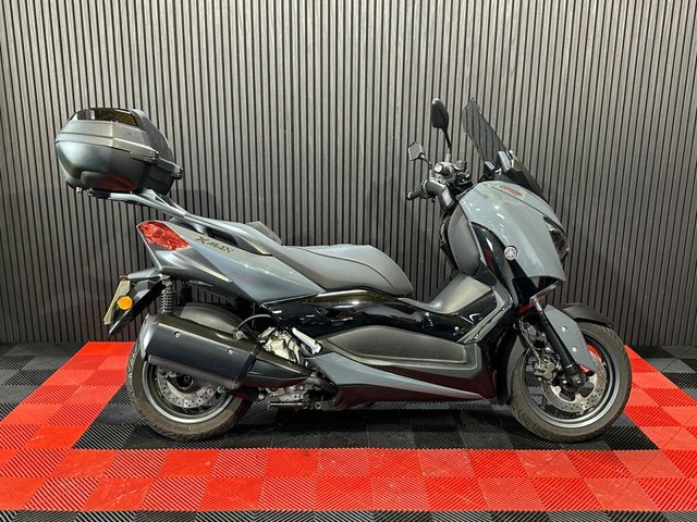 View our YAMAHA XMAX 300