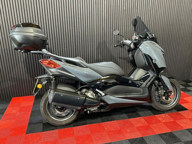 View our YAMAHA XMAX 300