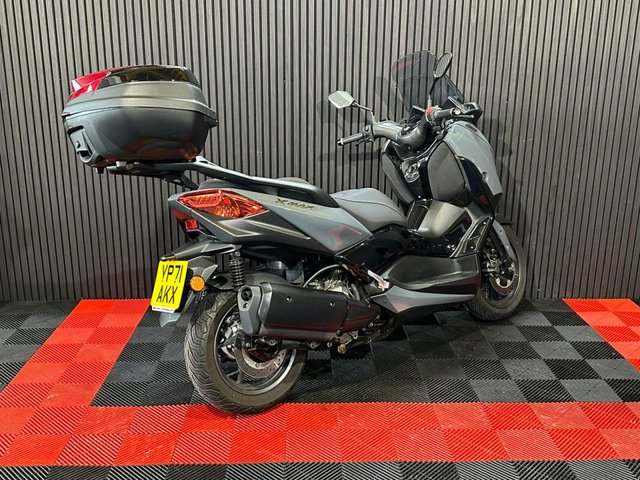 View our YAMAHA XMAX 300
