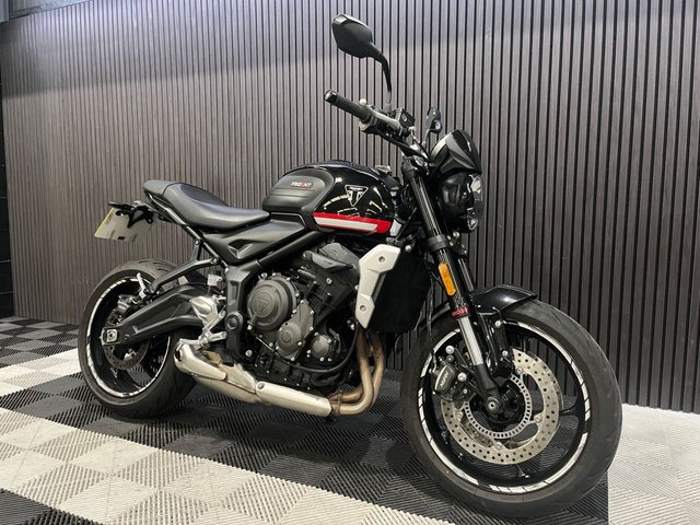 View our TRIUMPH Trident 660