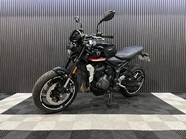 View our TRIUMPH Trident 660