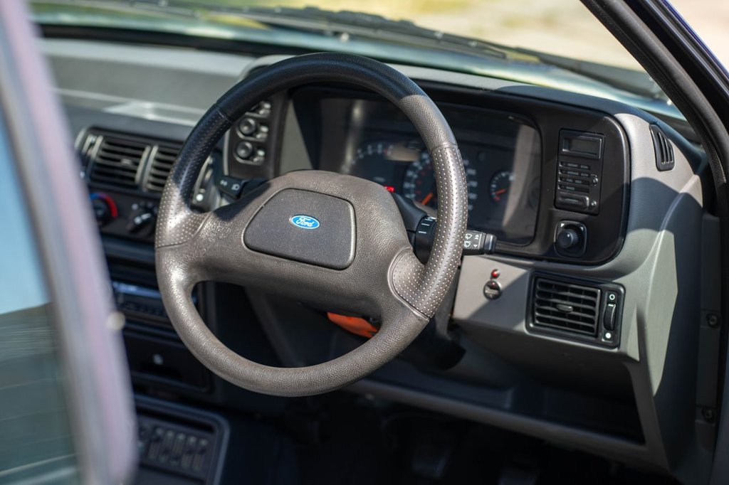 USED 1990 H FORD ESCORT 1.6i SE 500 CONVERTIBLE 