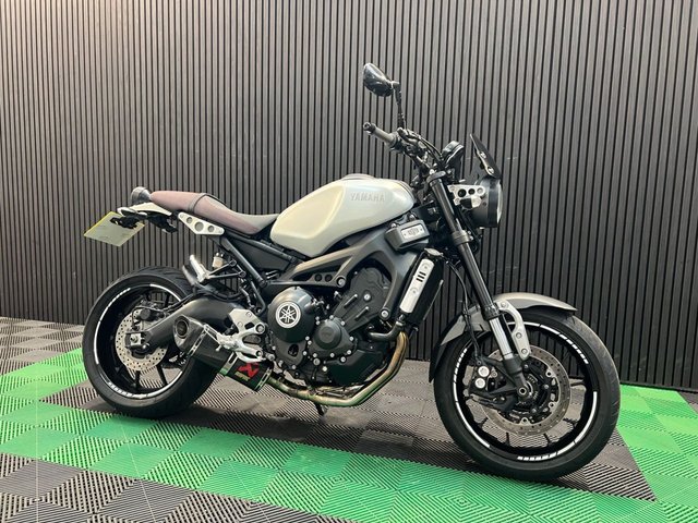 View our YAMAHA XSR900