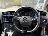 USED 2017 67 VOLKSWAGEN GOLF 2.0 TDI SE Nav Hatchback 5dr Diesel DSG Euro 6 (s/s) (150 ps) 