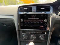 USED 2017 67 VOLKSWAGEN GOLF 2.0 TDI SE Nav Hatchback 5dr Diesel DSG Euro 6 (s/s) (150 ps) 
