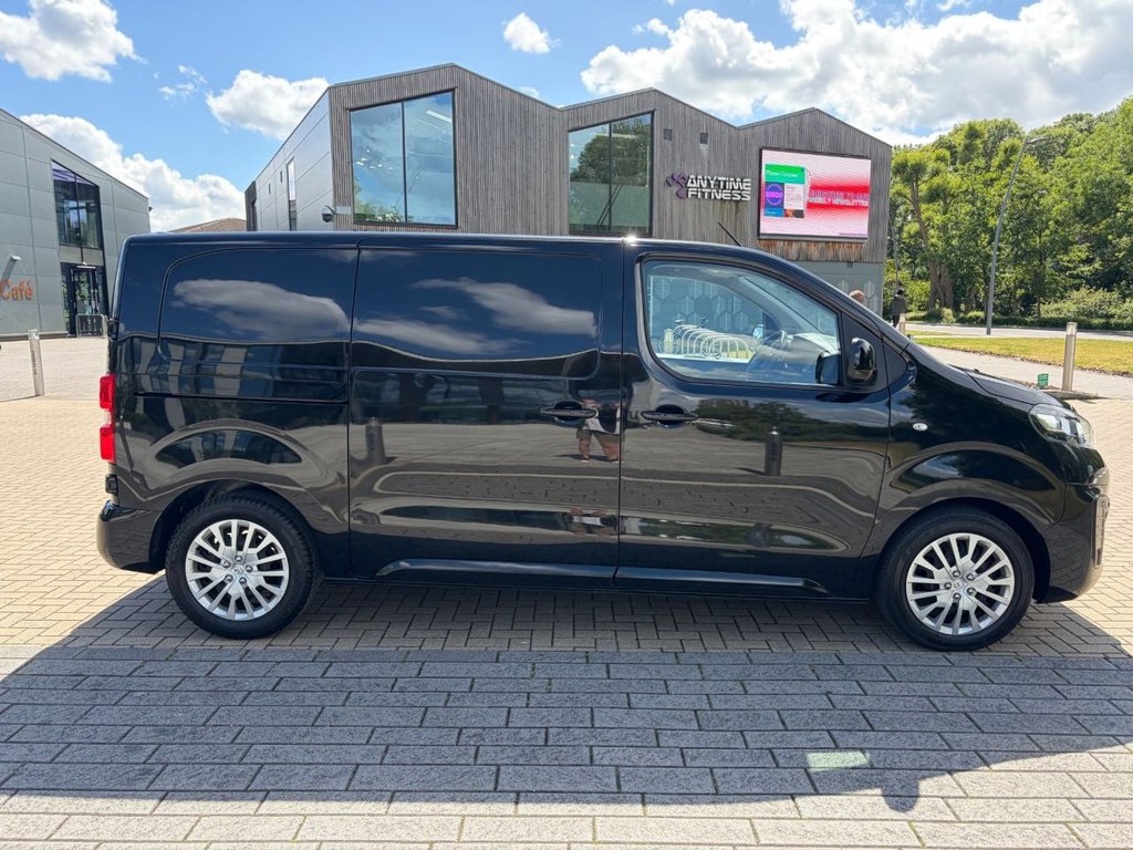 USED 2024 73 VAUXHALL VIVARO F2700 1.5TurboD EU6 S/S L1 H1 120ps *AIRCON*SATNAV*CAMERA*SENSORS*TWIN SLD*E/PACK* 2700KG-EU6-S/S-A/C-SENSORS-E/P