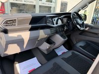 USED 2023 73 VOLKSWAGEN TRANSPORTER T6.1 SPORTLINE 2.0 BITDI 204PS 7 SPEED DSG T32 LWB KOMBI CONVERSION LWB SPORTLINE KOMBI CONVERSION * 6 SEAT * AUTO * CREW VAN
