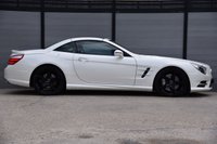 USED 2015 V MERCEDES-BENZ SL 3.0 SL400 AMG Sport Convertible 2dr Petrol G-Tronic+ Euro 6 (s/s) (333 ps) Full Mercedes-Benz Service History | Glass Panoramic Roof | 2 Keys | Satellite Navigation | Electric Convertible Roof | Full Black Leather Interior | Low Mileage | MOT Valid (22/02/2027)
