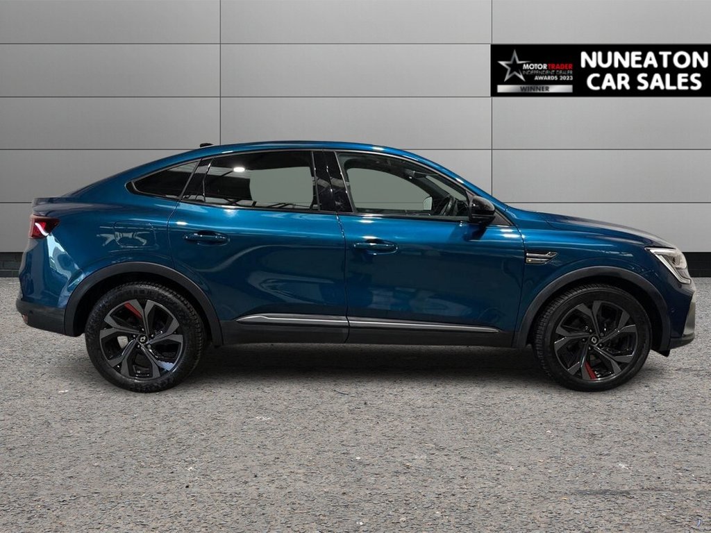 USED 2022 71 RENAULT ARKANA 1.6 E-TECH r.s. line SUV 5dr Petrol Hybrid Auto 2WD Euro 6 (s/s) (145 bhp) wireless accessory charging pad