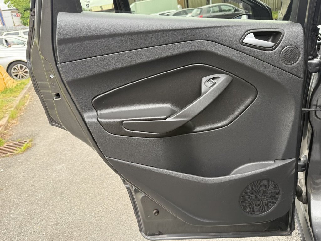 USED 2015 15 FORD KUGA 2.0 TDCi Titanium SUV 5dr Diesel Powershift AWD Euro 6 (s/s) (180 ps) Rear Parking Sensors CD Player