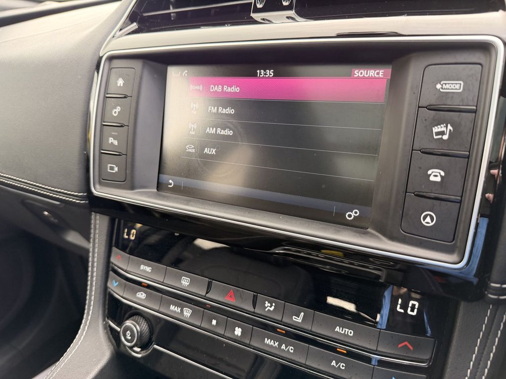 USED 2017 17 JAGUAR F-PACE 2.0 D180 R-Sport SUV 5dr Diesel Auto AWD Euro 6 (s/s) (180 ps) Pan Roof, Rear Camera