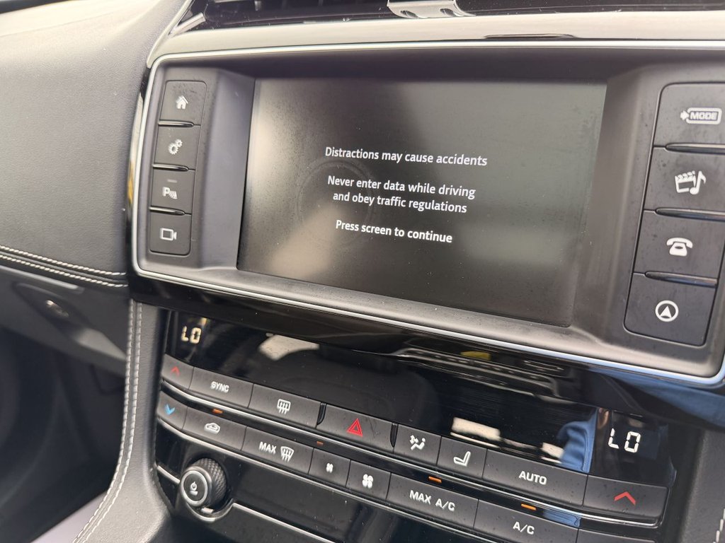 USED 2017 17 JAGUAR F-PACE 2.0 D180 R-Sport SUV 5dr Diesel Auto AWD Euro 6 (s/s) (180 ps) Pan Roof, Rear Camera