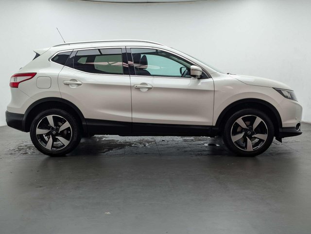 USED 2016 66 NISSAN QASHQAI 1.2 Qashqai N-Connecta DiG-T CVT 5dr CLICK+COLLECT / HOME DELIVERY