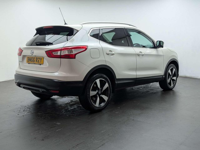 USED 2016 66 NISSAN QASHQAI 1.2 Qashqai N-Connecta DiG-T CVT 5dr CLICK+COLLECT / HOME DELIVERY