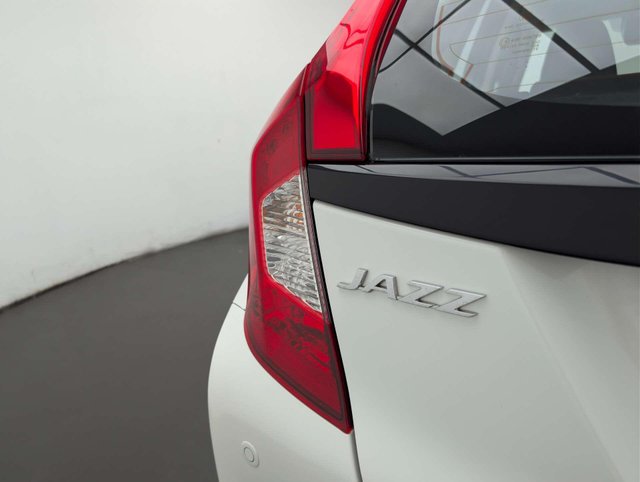 USED 2015 65 HONDA JAZZ 1.3 Jazz SE i-VTec CVT 5dr CLICK+COLLECT / HOME DELIVERY