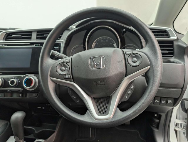 USED 2015 65 HONDA JAZZ 1.3 Jazz SE i-VTec CVT 5dr CLICK+COLLECT / HOME DELIVERY
