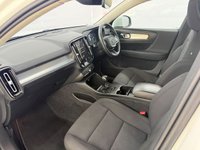 USED 2021 70 VOLVO XC40 1.5 T3 Momentum SUV 5dr Petrol Manual Euro 6 (s/s) (163 ps) 1 Former Keeper | Black Pack