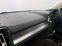 USED 2021 70 VOLVO XC40 1.5 T3 Momentum SUV 5dr Petrol Manual Euro 6 (s/s) (163 ps) 1 Former Keeper | Black Pack