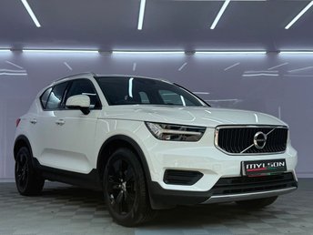 2021 VOLVO XC40