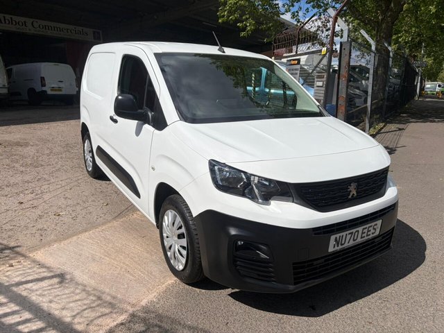 View our Peugeot Partner 1000 1.5 BlueHDi 100 Professional Standard Panel Van - 3 SEATS + AIR CON