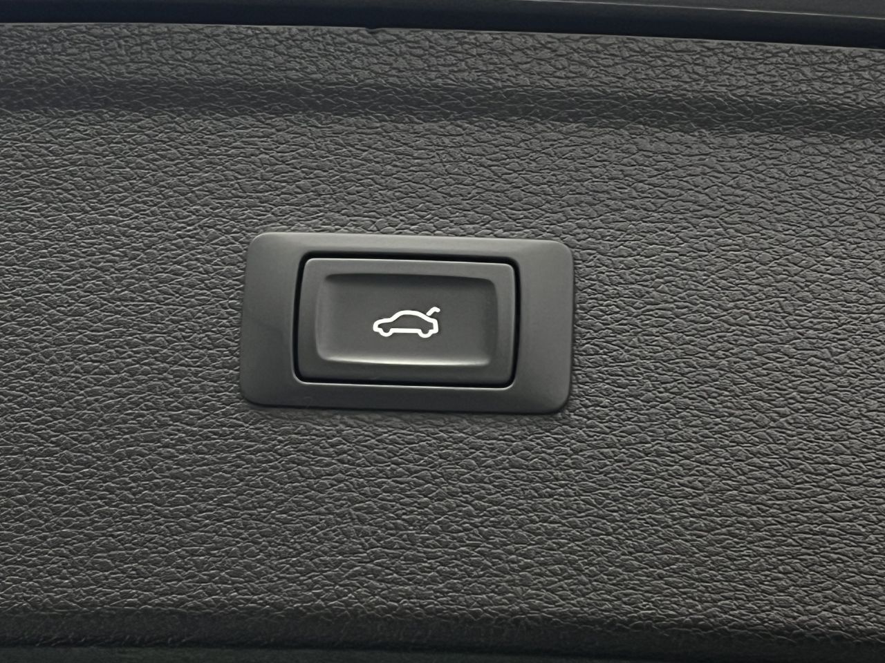 2018 AUDI Q5 S Line - vehicle photo 12 for sale on PureCar