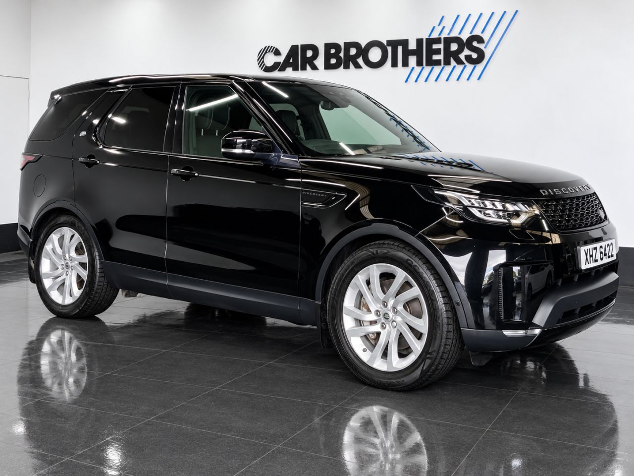 2020 LAND ROVER DISCOVERY 3.0 SD V6 HSE SUV 5dr Diesel Auto 4WD Euro 6 (s/s) (306 ps) - vehicle photo 2 for sale on PureCar