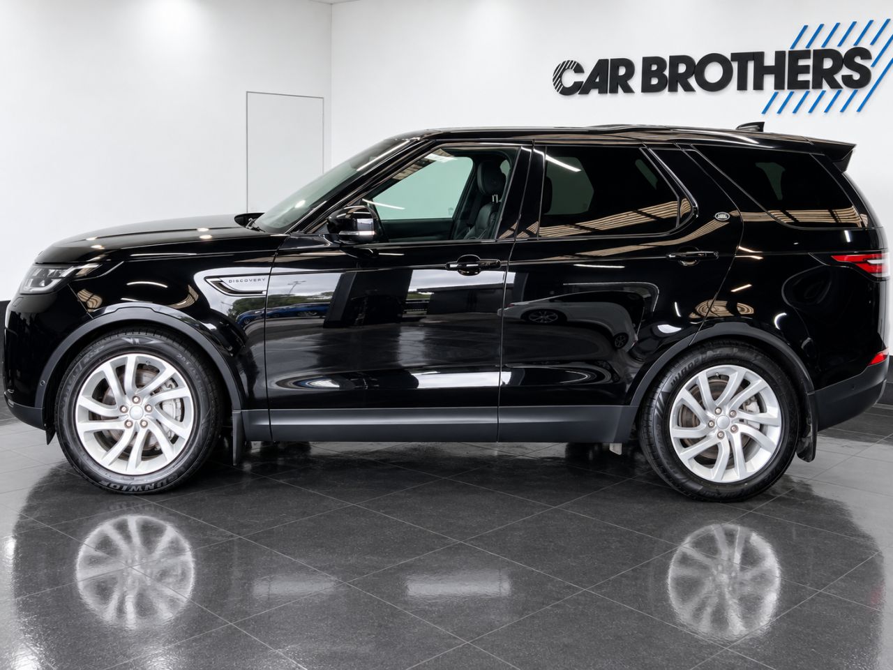 2020 LAND ROVER DISCOVERY 3.0 SD V6 HSE SUV 5dr Diesel Auto 4WD Euro 6 (s/s) (306 ps) - vehicle photo 5 for sale on PureCar