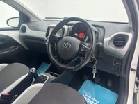USED 2017 17 TOYOTA AYGO 1.0 VVT-i x-play Hatchback 3dr Petrol Manual Euro 6 (68 ps) Finished In White Flash, This Aygo Comes With A Reverse Camera, 2 Keys, 12 Months MOT, 3 Months Warranty. Finance And Extended Warranty Available.