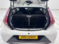 USED 2017 17 TOYOTA AYGO 1.0 VVT-i x-play Hatchback 3dr Petrol Manual Euro 6 (68 ps) Finished In White Flash, This Aygo Comes With A Reverse Camera, 2 Keys, 12 Months MOT, 3 Months Warranty. Finance And Extended Warranty Available.