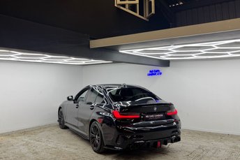 View our BMW 3 SERIES