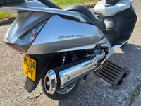 USED 2004 04 HONDA FJS 600 Silver Wing 582cc 582cc liquid-cooled parallel-twin engine. It produces about 50 horsepower, features an automatic V-Matic transmission, and offers excellent touring comfort with a top speed of around 105 mph