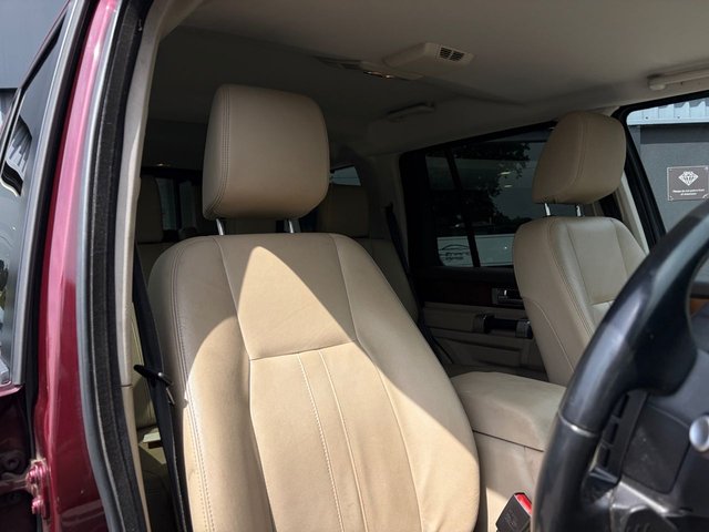 View our LAND ROVER DISCOVERY 4
