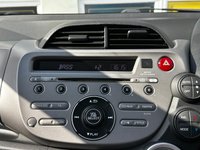 USED 2009 09 HONDA JAZZ 1.4 i-VTEC EX Hatchback 5dr Petrol i SHIFT Euro 4 (100 ps) Comprehensive Service History  |  Only 2 Owners From Brand New  |  Set of 2 Keys