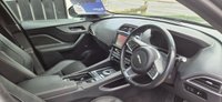 USED 2020 20 JAGUAR F-PACE 2.0 P250i Chequered Flag SUV 5dr Petrol Auto AWD Euro 6 (s/s) (250 ps) SLIDING PANORAMIC ROOF,GLOSS BLACK ALLOYS,CARPLAY