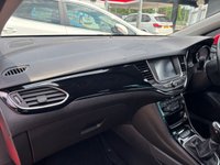 USED 2018 68 VAUXHALL ASTRA 1.4i Turbo SRi Hatchback 5dr Petrol Manual Euro 6 (150 ps) SAT NAV + CARPLAY + SENSORS + HEATED SEATS/WHEEL + CRUISE + FSH