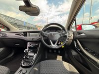 USED 2018 68 VAUXHALL ASTRA 1.4i Turbo SRi Hatchback 5dr Petrol Manual Euro 6 (150 ps) SAT NAV + CARPLAY + SENSORS + HEATED SEATS/WHEEL + CRUISE + FSH
