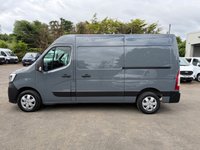USED 2023 72 RENAULT MASTER 2.3 dCi 35 Business+ Panel Van 4dr Diesel Manual FWD MWB Medium Roof Euro 6 (135 ps) 1 OWNER ONLY 34K MILES AIR CON COMES WITH 1 YEARS MOT AND SERVICE
